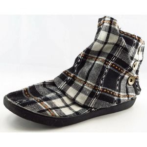 Xhilaration Boot Sz 7.5 M Sock Round‎ Toe Black Fabric Women